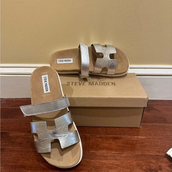Steve Madden Silver Slide Sandals - Picture 2 of 4